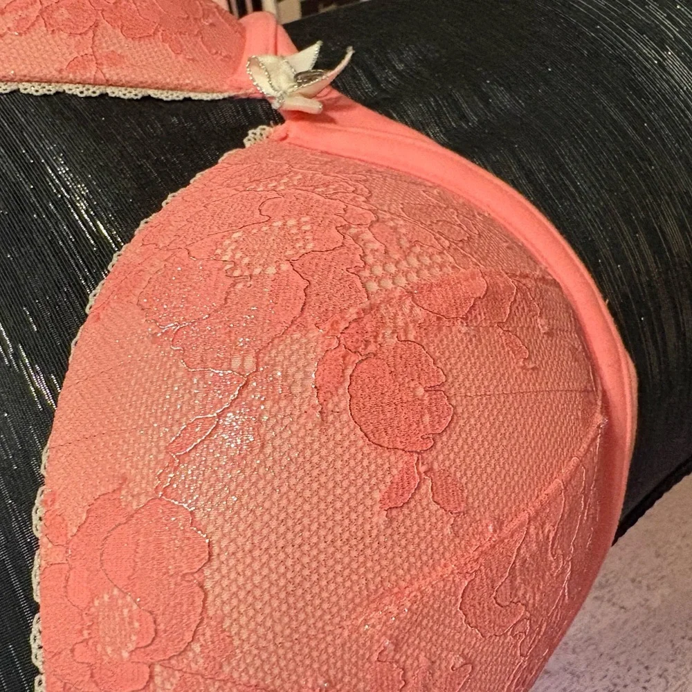Victoria's Secret BBV Lace Bra and Panty Set - Picture 3 of 7